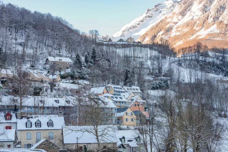 Résidence de tourisme Les Balcons de L'Yse ouverte été comme hiver près de Barèges dans les Hautes-Pyrénées.